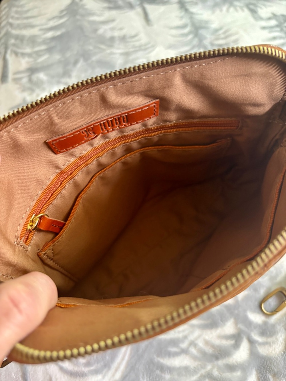 HOBO Reeva small leather Crossbody bag. - Picture 10 of 10